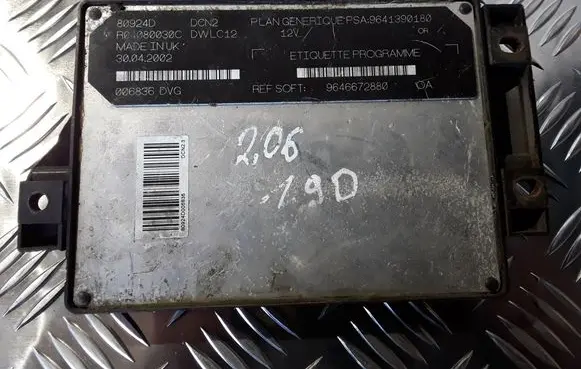 Peugeot 206 Engine control unit/module 9641390180 9646672880 80924D