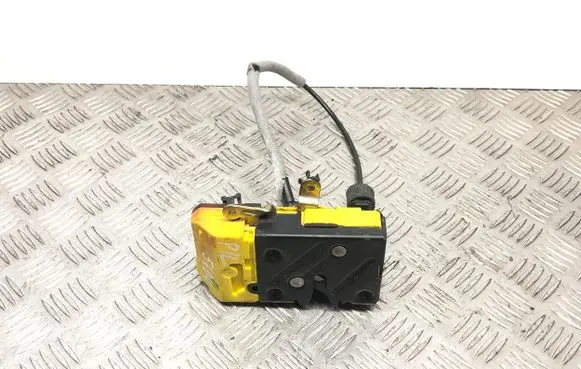 Volvo S60 Front door lock 30699749