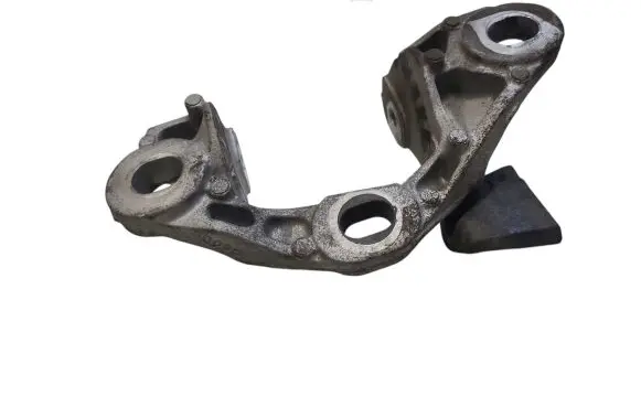Mazda 6 Engine mounting bracket