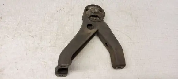 Mitsubishi Outlander Gearbox mounting bracket