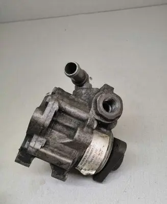 Volkswagen PASSAT B5.5 Power steering pump 8D0145156T 7690955102 325014