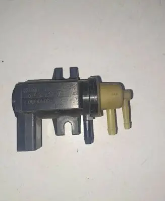 Volkswagen PASSAT B6 Vacuum valve 1K0906627A 05T313 70086800
