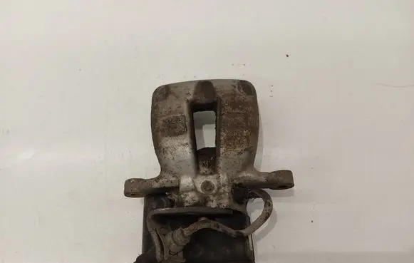Volkswagen PASSAT B6 Rear brake caliper 3C0615404