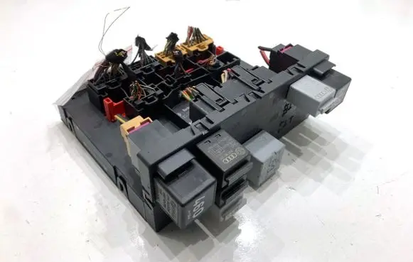Audi A3 S3 8P Other control units/modules 8P0907279F