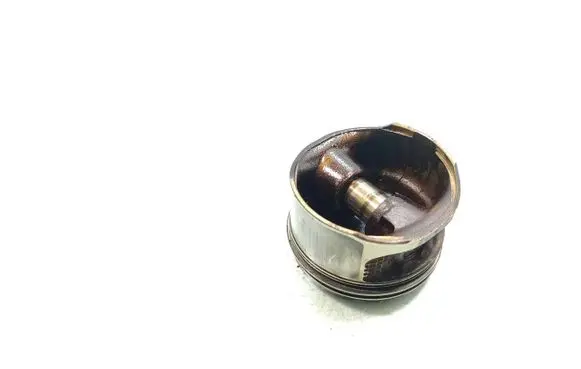 Volkswagen Golf IV Piston 
