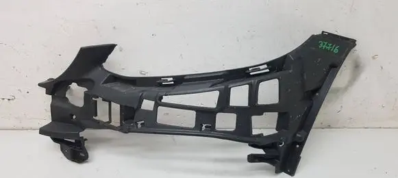 Mercedes-Benz C W205 Front bumper mounting bracket A2058853165