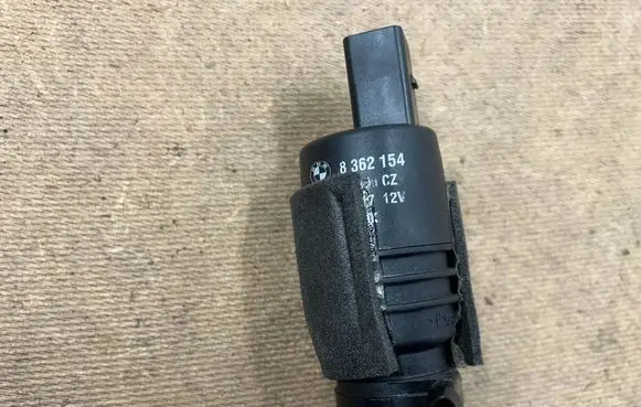 BMW 3 E46 Windscreen/windshield washer pump 67128362154 8362154