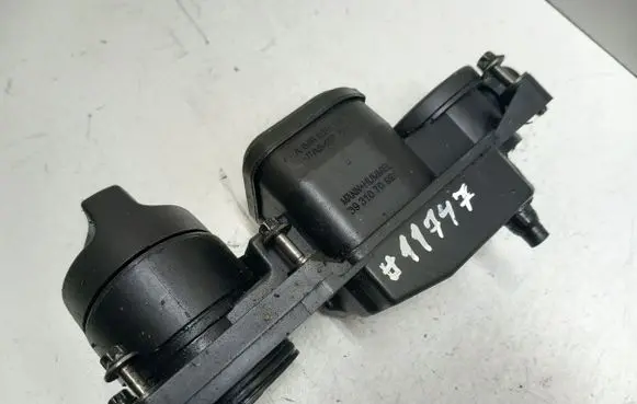 Mercedes-Benz C W203 Oil breather separator A6460101262 6460101262