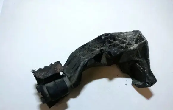 Opel Astra F Engine mounting bracket 90447968 24494