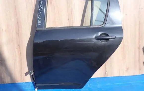 Suzuki Swift I Rear door 