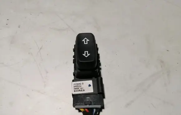 Opel Insignia A Seat control switch 13282592