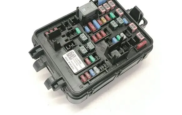 Cadillac CT5 Fuse module 84932405
