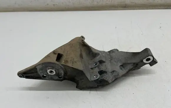 Land Rover Discovery 5 Generator/alternator bracket CPLA10239AC