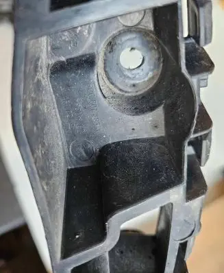 Volkswagen Jetta VI Front bumper mounting bracket 5C6807183A