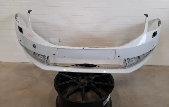 Skoda Octavia Mk3 (5E) Front bumper
