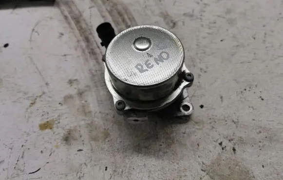 Mercedes-Benz A W177 Vacuum pump 146502327R