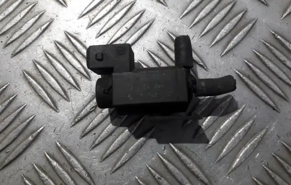 BMW 5 E39 Turbo solenoid valve 72234100 1742712