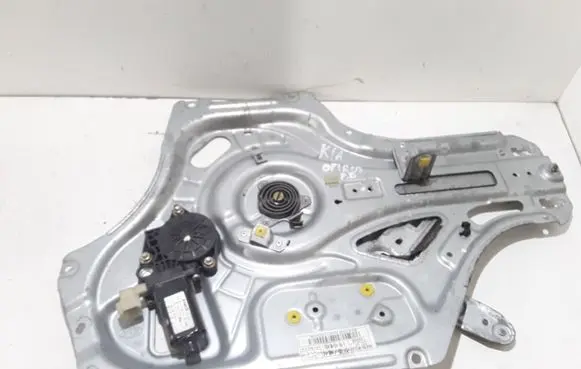 KIA Opirus Front door window regulator with motor 824703F010