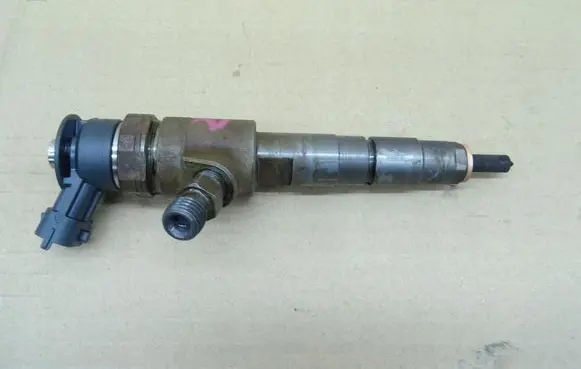 Fuel injector