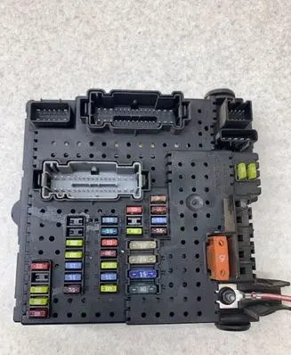 Volvo V70 Fuse module 30728512 28017881 06W313