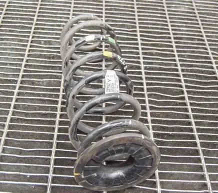 Hyundai Kona I Rear coil spring 55335J9350