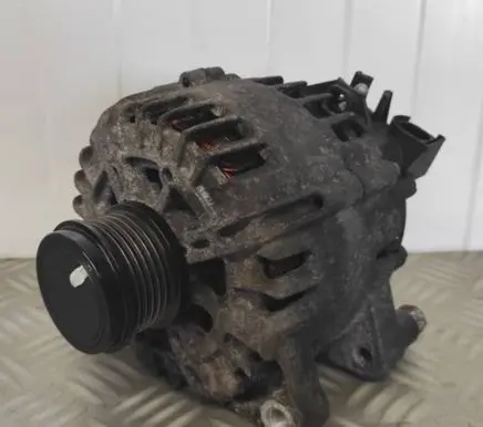 Ford Focus Generator/alternator AV6N10300GD 217096147 TG15C234