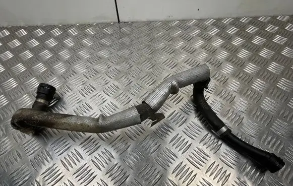 Volkswagen Touareg II Engine coolant pipe/hose 7P6122291H 7P6122109