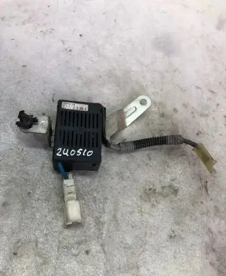 Lexus IS 220D-250-350 Antenna control unit 05370