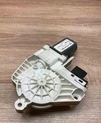 Audi A6 S6 C6 4F Front door window regulator with motor 4F0959802D RightSide