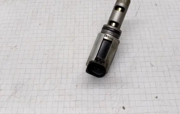 Volkswagen Golf V Camshaft vanos timing valve 03C906455A
