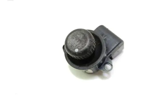 Wing mirror switch