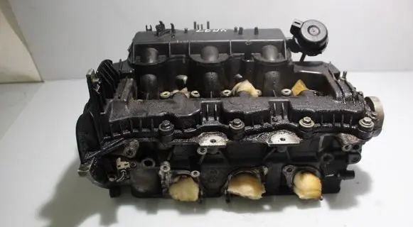 Peugeot 407 Engine head 4R8Q6C064