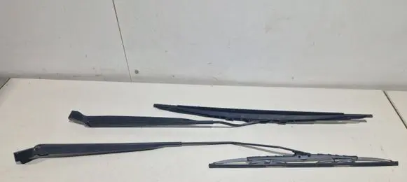 Peugeot 1007 Front wiper blade arm