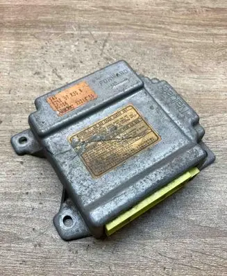 Mazda 323 Airbag control unit/module B25E57K30B 8G03A