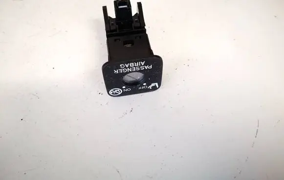 Lexus IS 220D-250-350 Passenger airbag on/off switch 
