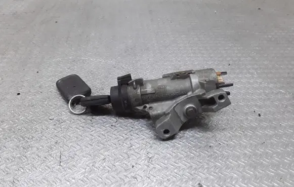 Volkswagen Polo IV 9N3 Ignition lock 4B0905851Q