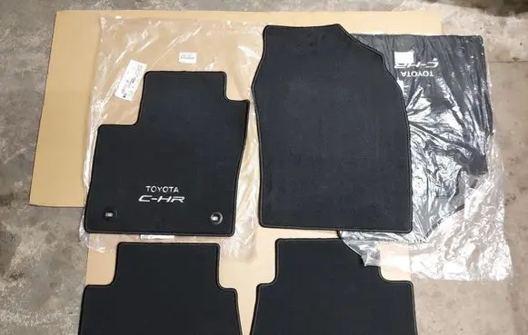 Toyota C-HR I Interior carpet