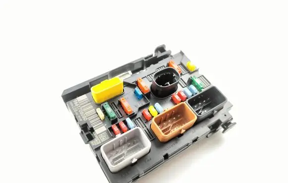 Citroen C4 I Picasso Fuse module 9661708080