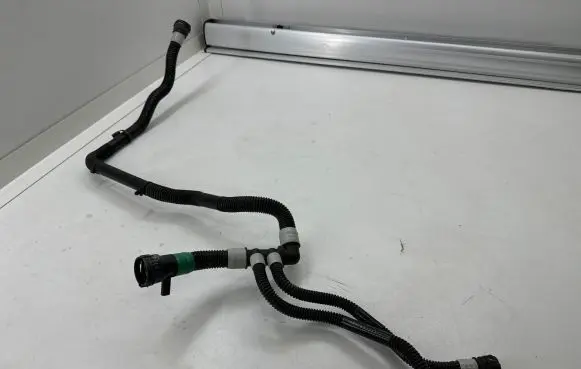 Tesla Model Y Electric car engine cooling hoses/pipes 150129300B