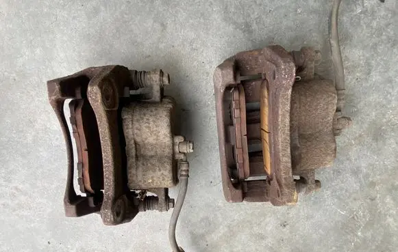 Honda CR-V Front brake caliper