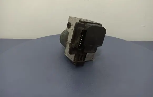 Volkswagen PASSAT B5 ABS Pump 8E0614111T