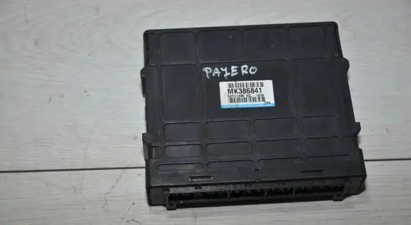 Mitsubishi Pajero Engine control unit/module MK386841