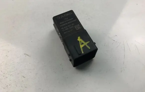 Peugeot Partner Other relay 9803299780