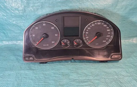 Volkswagen Golf Plus Speedometer (instrument cluster) 1K0920854RX E345