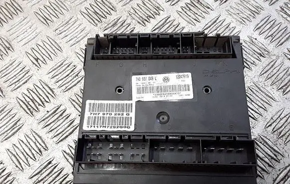 Volkswagen Transporter - Caravelle T5 Engine control unit/module 7h0937049l