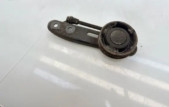 Subaru Forester SF Air conditioning tensioner 