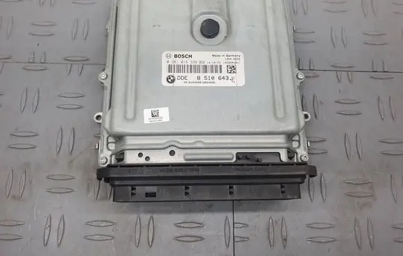 BMW 5 F10 F11 Engine control unit/module 0281016938 030083606 8510643
