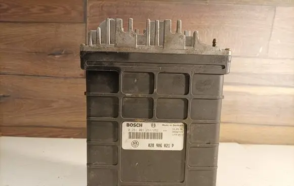 Volkswagen Sharan Engine control unit/module 028906021P 0281001251252