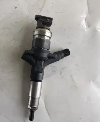 Subaru Outback Fuel injector 16613AA020 1D0C1000 15221C0D