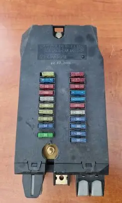 Mercedes-Benz Sprinter W901 W902 W903 W904 Fuse module A9015400350